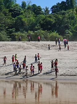 enfants plage pakbeng
