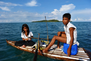 enfants cambodge famille radeau