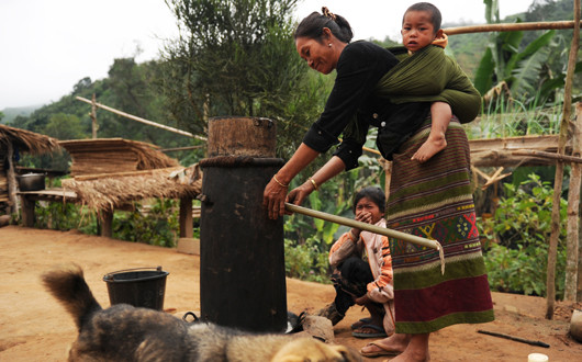 Chez les Khmu de Pavi