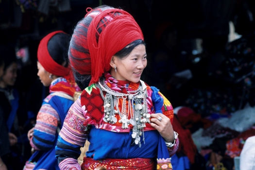 Une femme Hmong Rouge